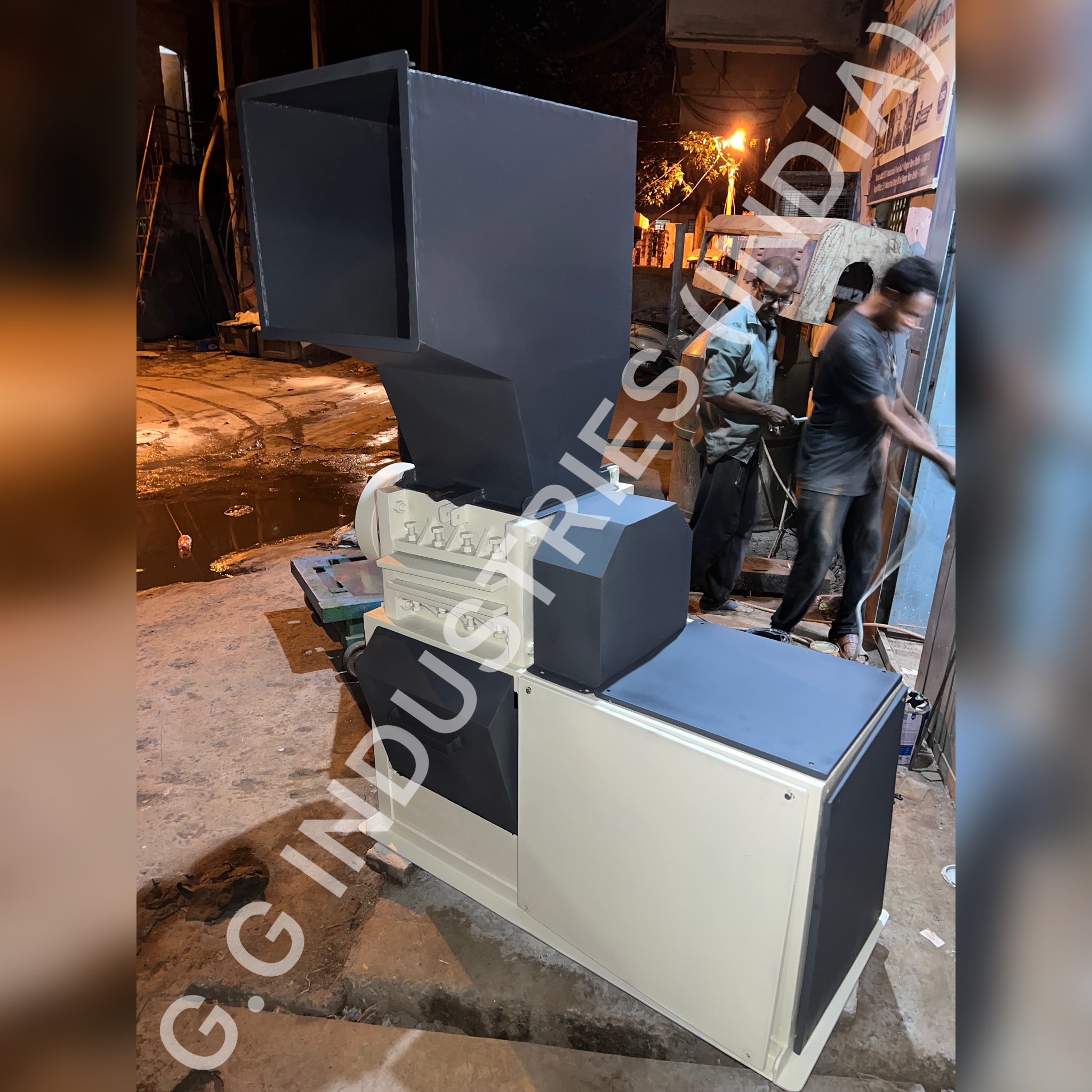 SINGLE SHAFT SHREDDER